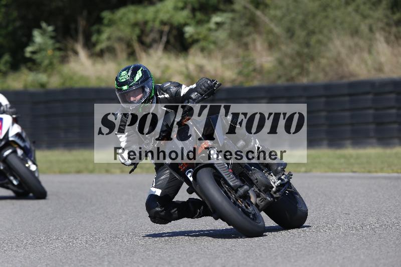 Archiv-2025/49 26.08.2025 Cornu Master School ADR/rot-rouge/38